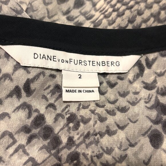 Diane Von Furstenberg Blouse - Picture 4 of 5